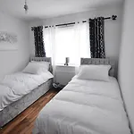 Modern 2 Bed Apartment