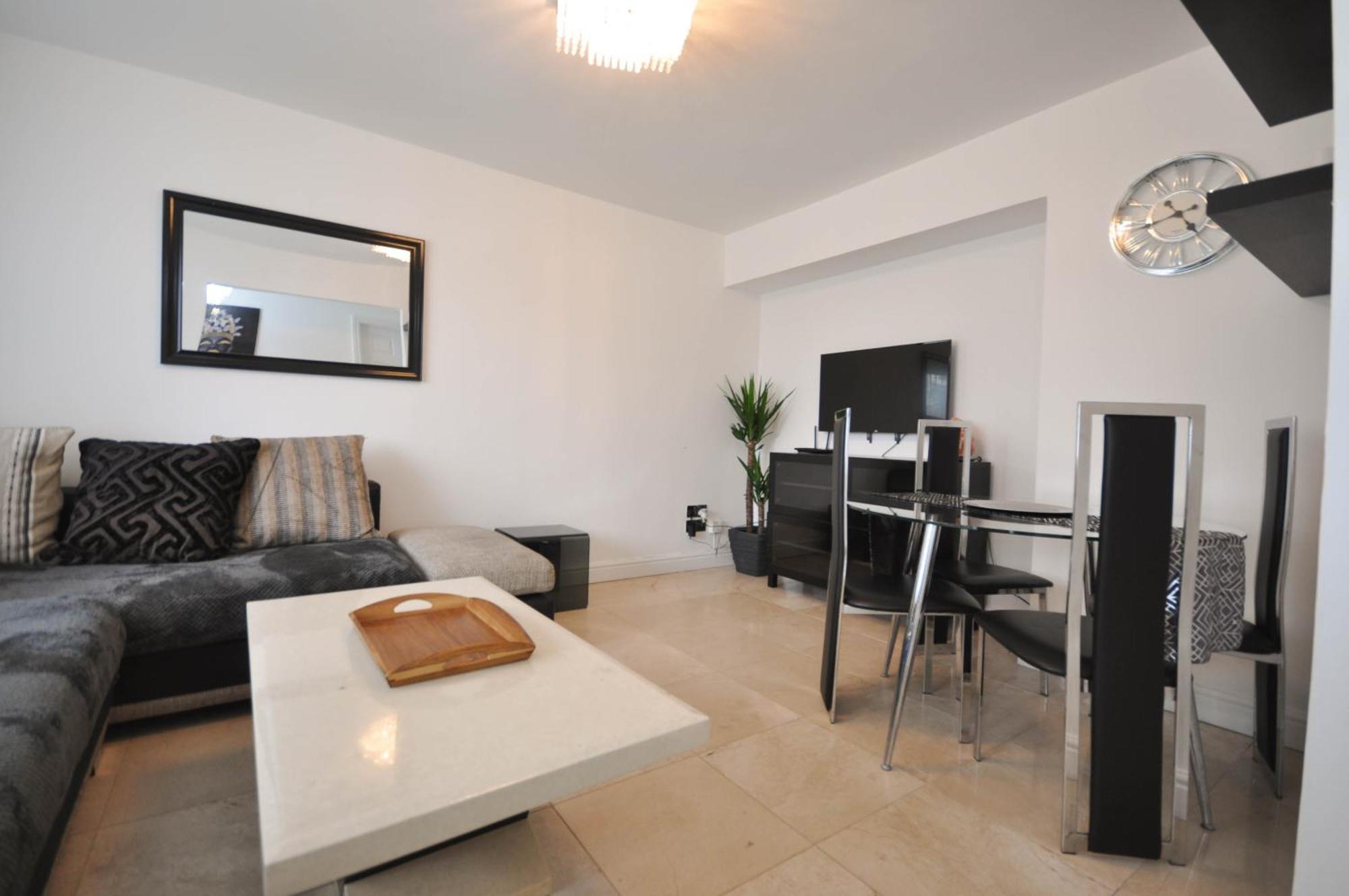 Modern 2 Bed * Luton (Bedfordshire)