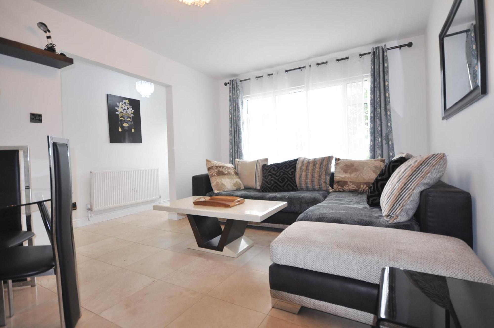 Modern 2 Bed Apartment Luton (Bedfordshire)